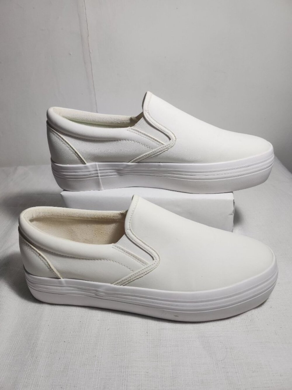 White Slip-On Sneakers Comfort in every Step Size 11 PU Leather Lightweight Casu